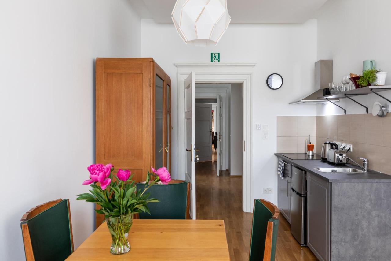 Palac Zieleniewskich Apartamenty Sw Marka 31 Krakow Exterior photo