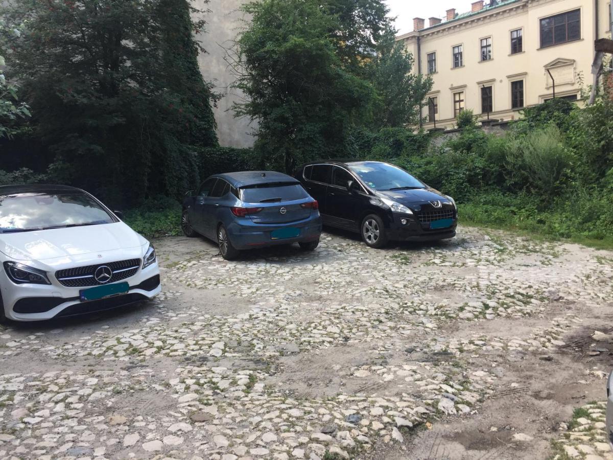 Palac Zieleniewskich Apartamenty Sw Marka 31 Krakow Exterior photo